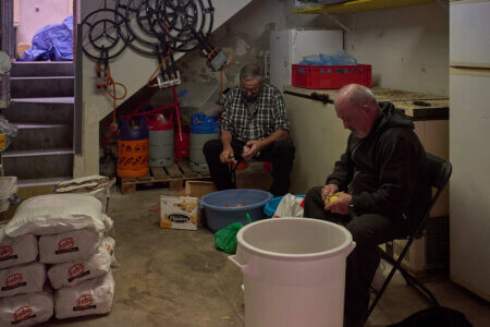 La Sopa de Verges - dia de pelar patates